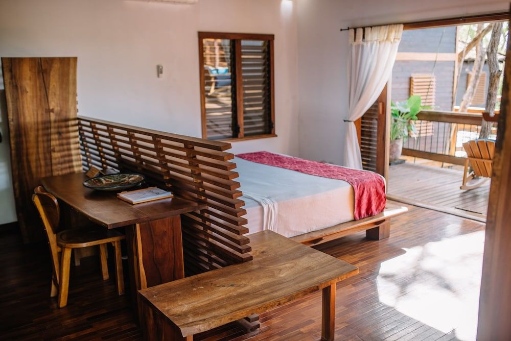 Luxury Suite, Resort View (Suite with Garden View)