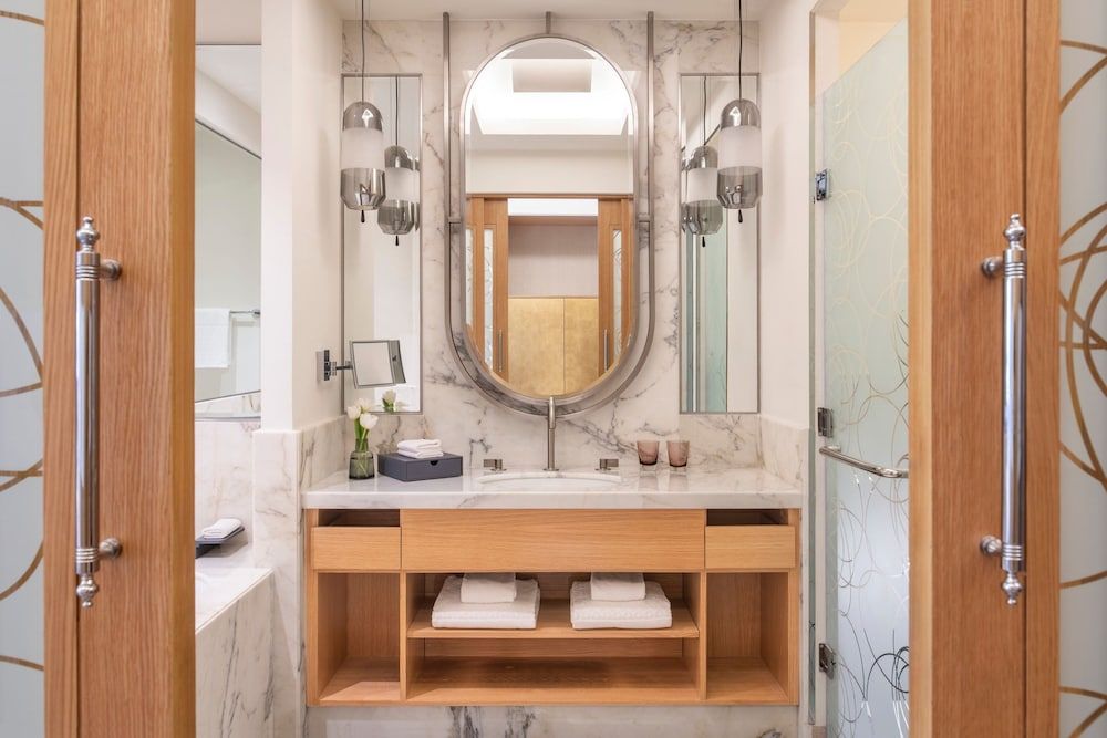 The St. Regis Doha Superior room, 1 King Bed 4