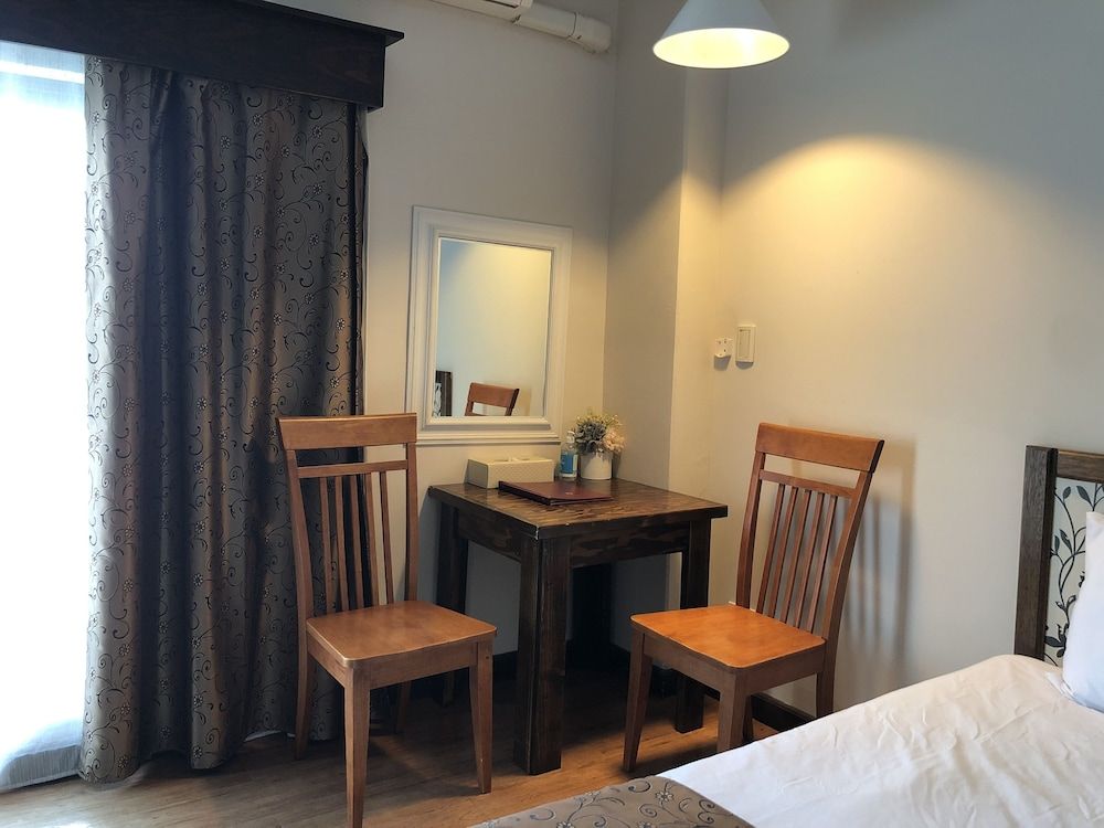 Holiday Saipan Hotel Superior Deluxe Room, 2 Queen Beds 13