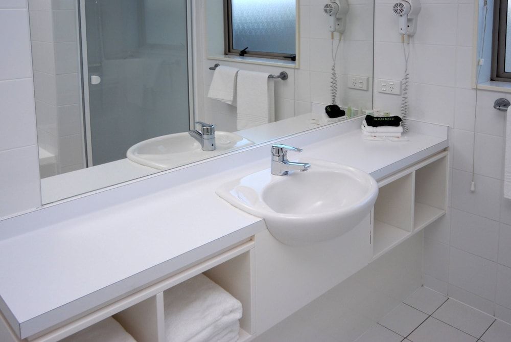 Village Motel Apartment, 2 Bedrooms 12