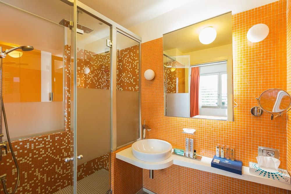 JC Hotel Standard Double Room 6