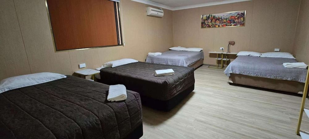 Alpine Heritage Motel Budget Family Room