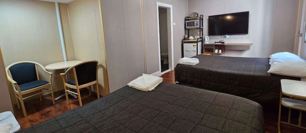 Alpine Heritage Motel Budget Twin