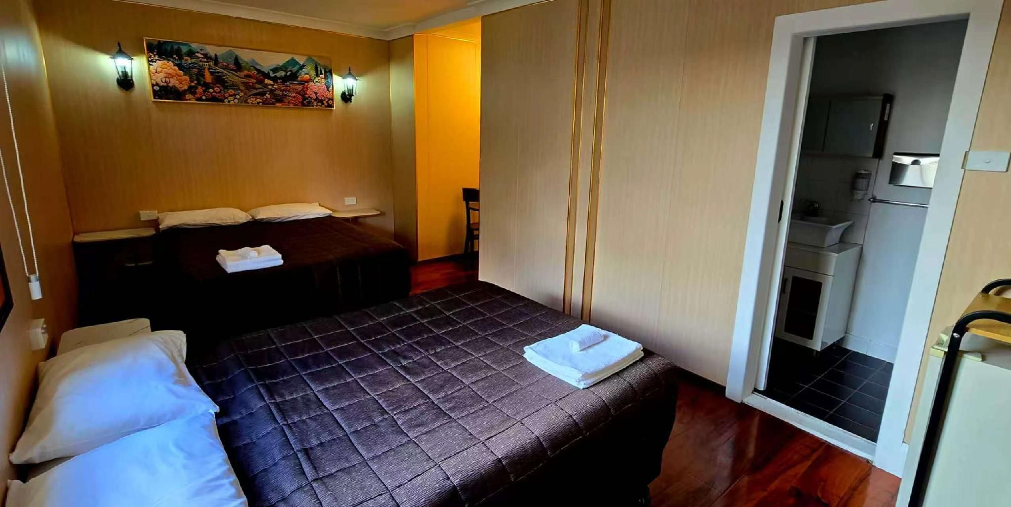 Alpine Heritage Motel Budget Twin 2