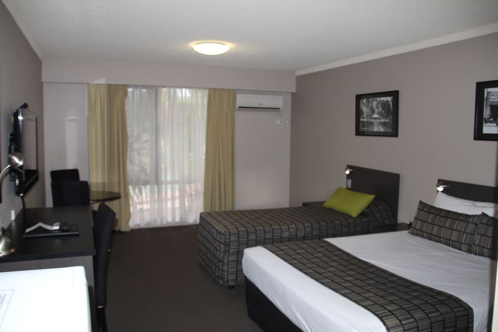 Deluxe Room, 1 Queen Bed, Balcony