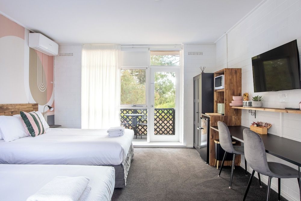 Lyndoch Motel Twin Room 2