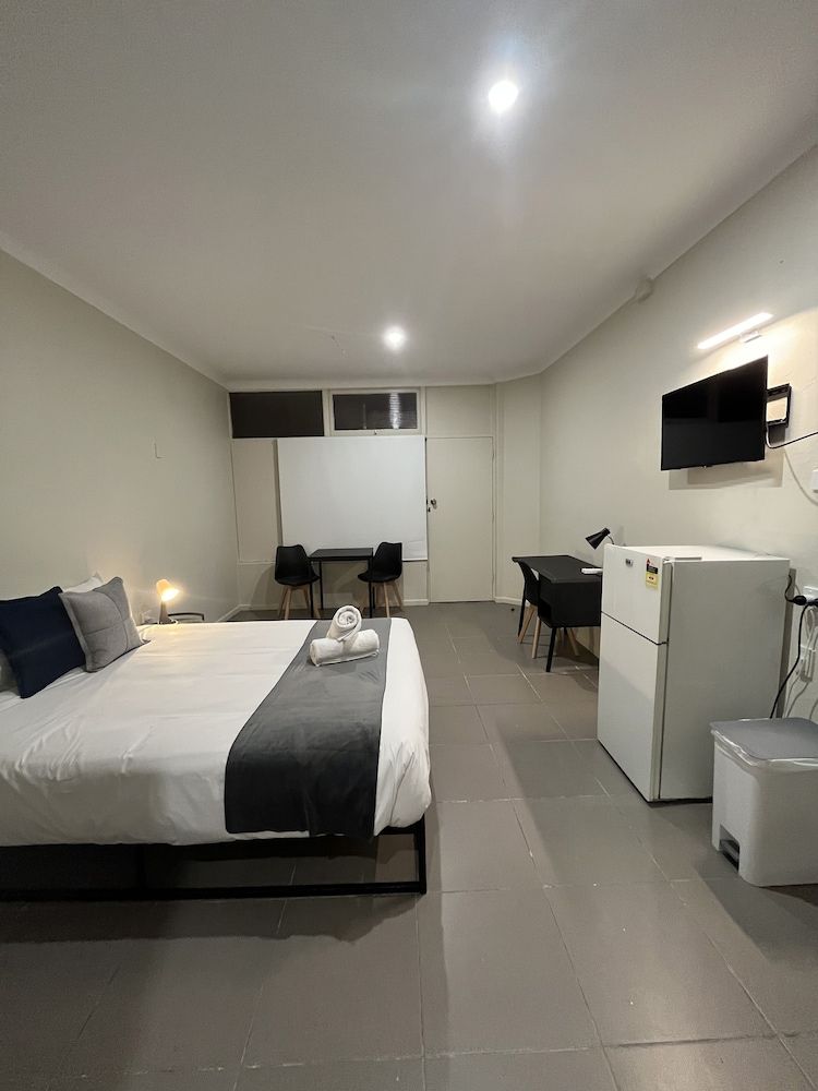 Double Room, 1 Queen Bed