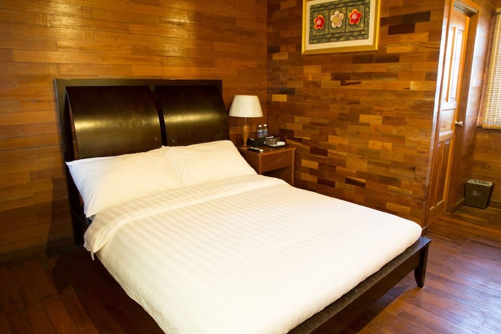 undefined KTM Resort 3