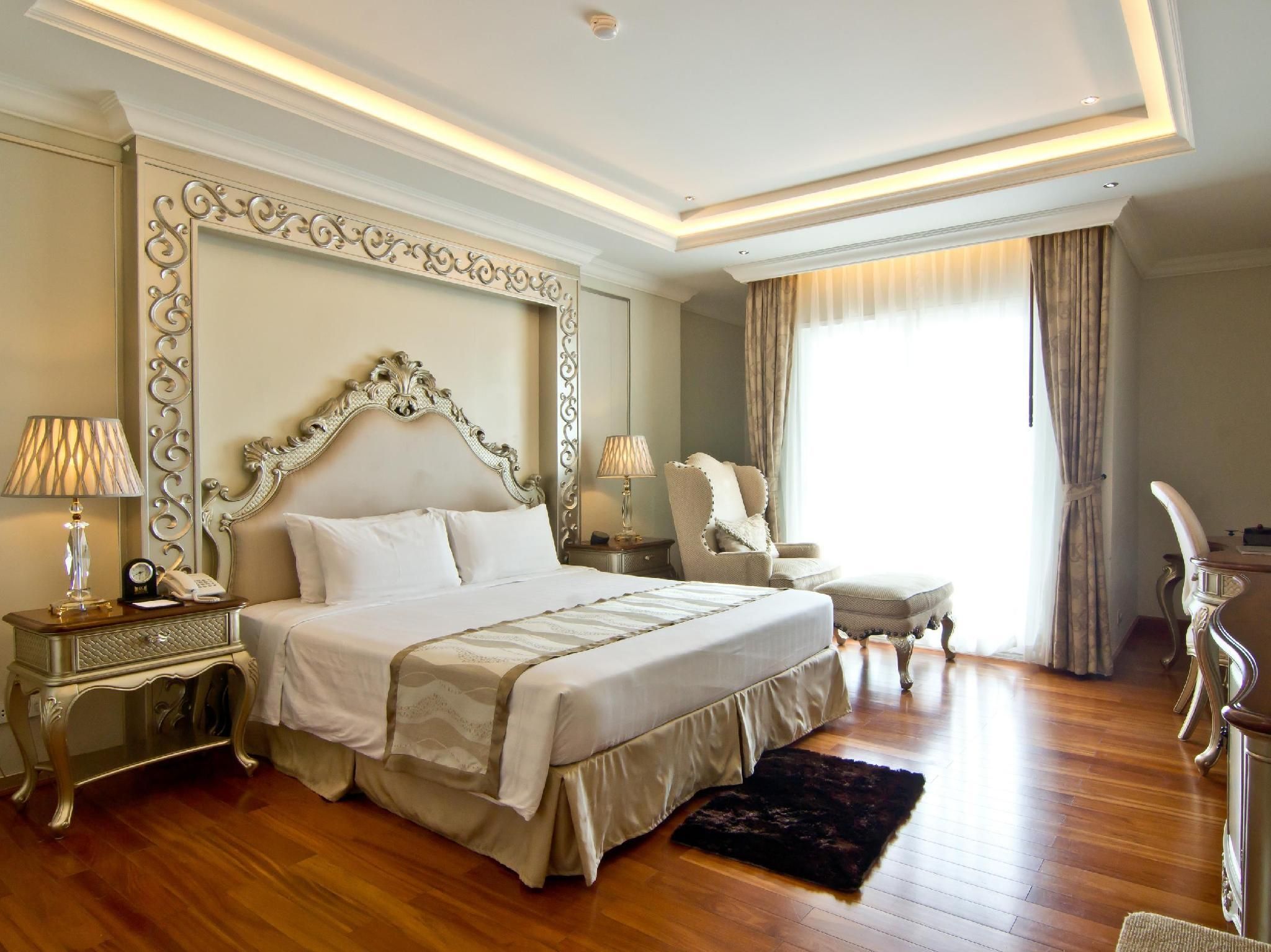 Deluxe Sea View King Bed with Jacuzzi