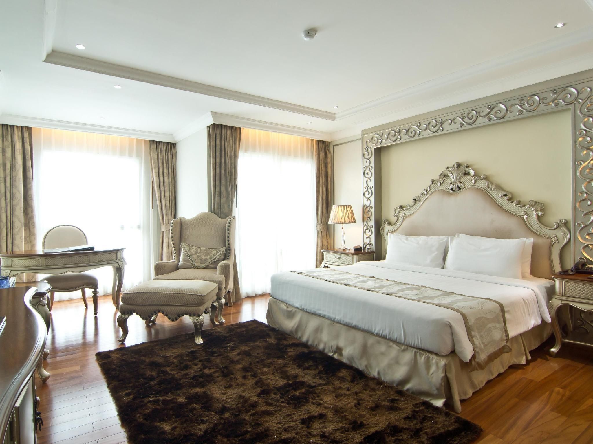 Superior King Bed