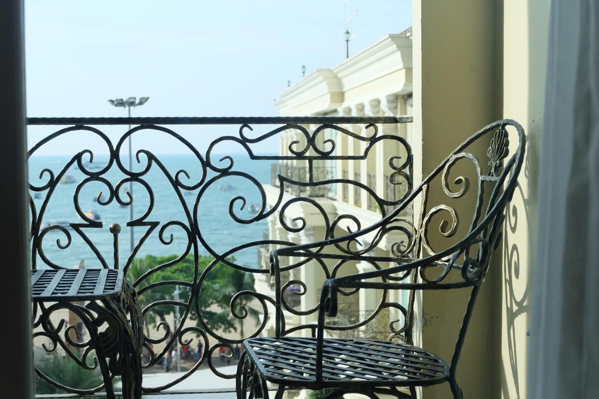 Premier Sea View