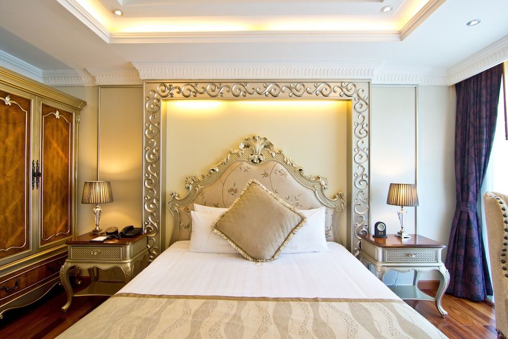 LK The Empress Pattaya Deluxe city view with jacuzzi 4