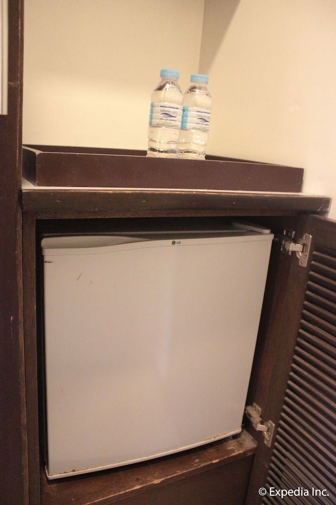 Subic Grand Seas Resort Deluxe Double Room, 1 Queen Bed 8