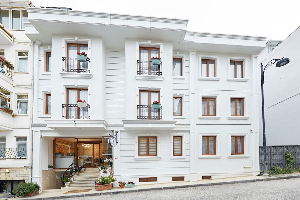 undefined Albinas Hotel Old City 6