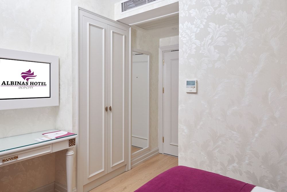 Albinas Hotel Old City Standard Double Room 6