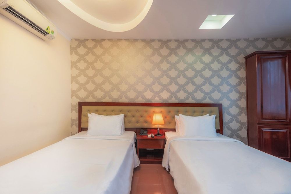 Deluxe Twin Room (Window)