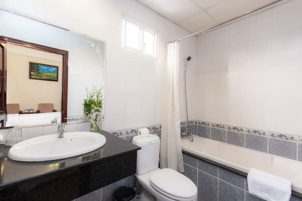Bon Ami Hotel - Thien Xuan Hotel Superior Triple Room (No Window) 6
