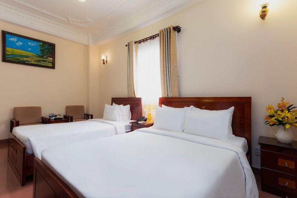 Deluxe Triple Room (Window)