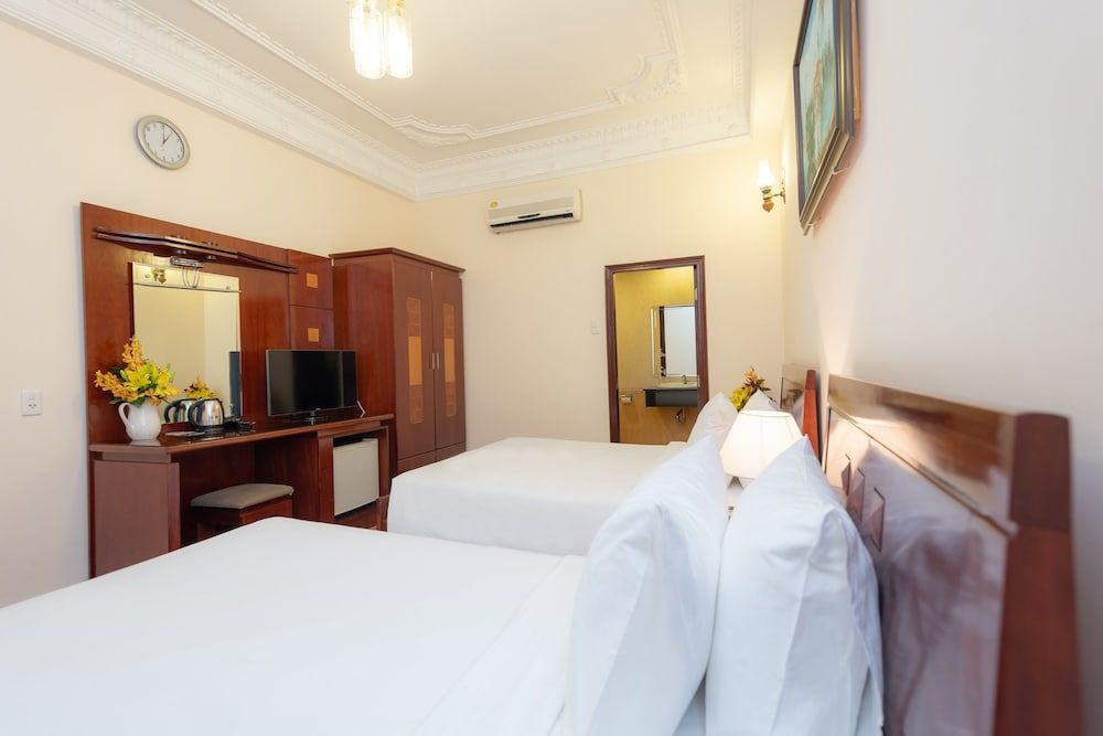 Bon Ami Hotel - Thien Xuan Hotel Superior Triple Room (No Window) 3