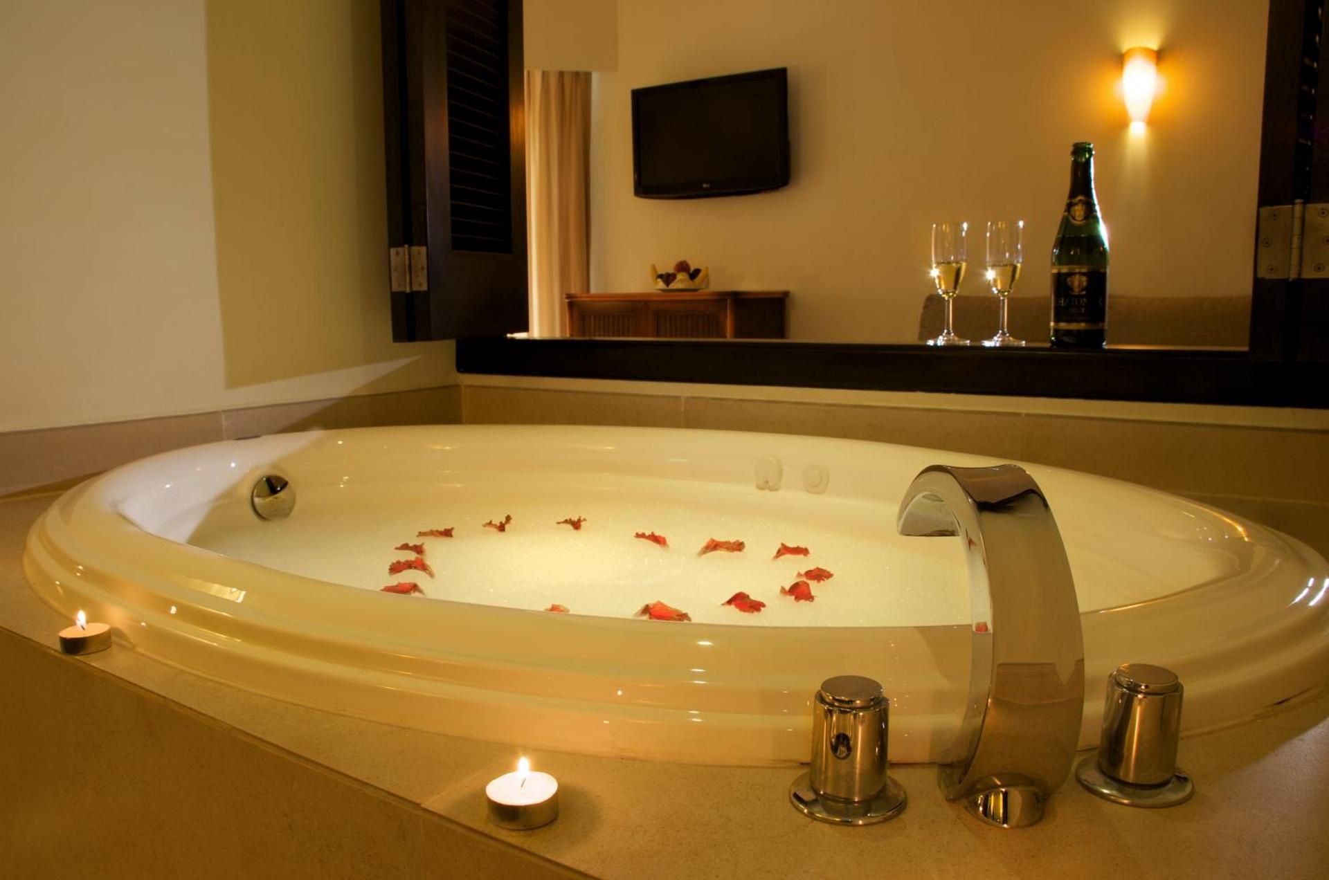 Deluxe Suite Select Club