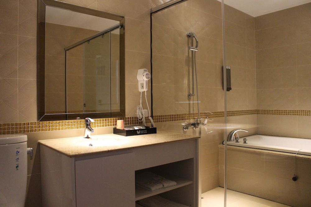 White House Beach Hotspring Resort Standard Room, 2 Twin Beds, Mountain View 5