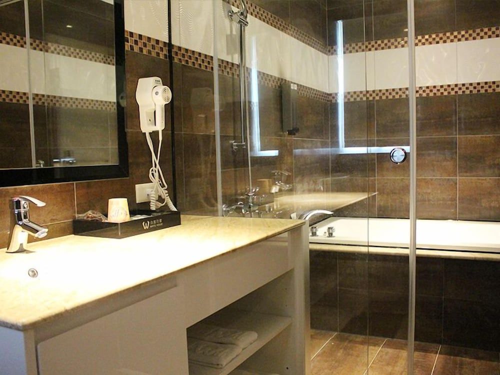 White House Beach Hotspring Resort Standard Room, 2 Twin Beds, Mountain View 8