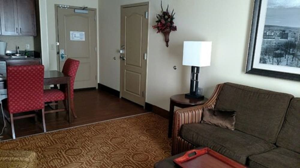 Suite, 1 King Bed, Accessible, Bathtub (Mobility & Hearing)