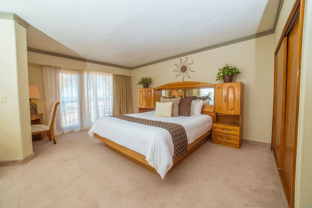 Estero Beach Hotel & Resort Presidential Suite (Uxmal) 3