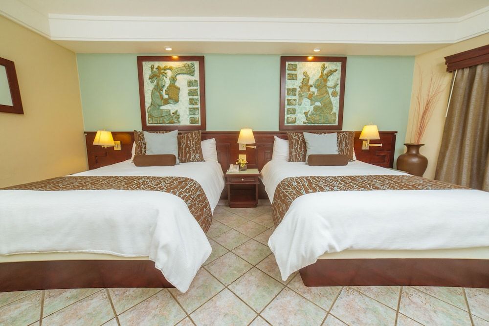 Estero Beach Hotel & Resort Deluxe Room (Palenque) 3