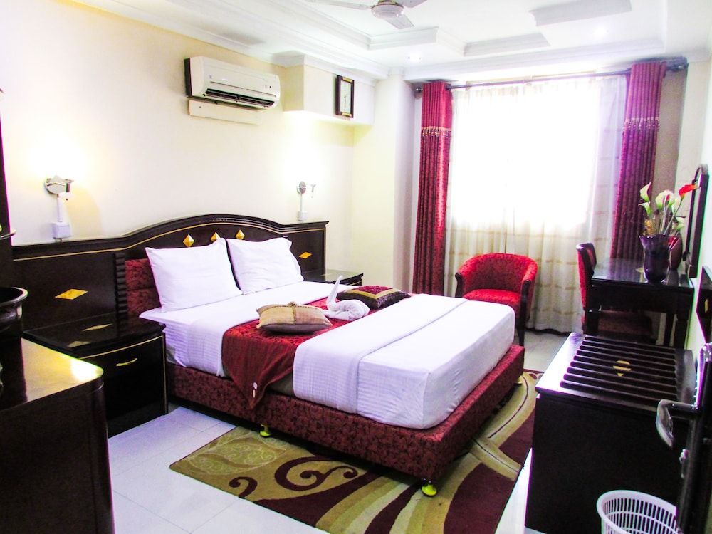 Urban Rose Hotel and Apartment