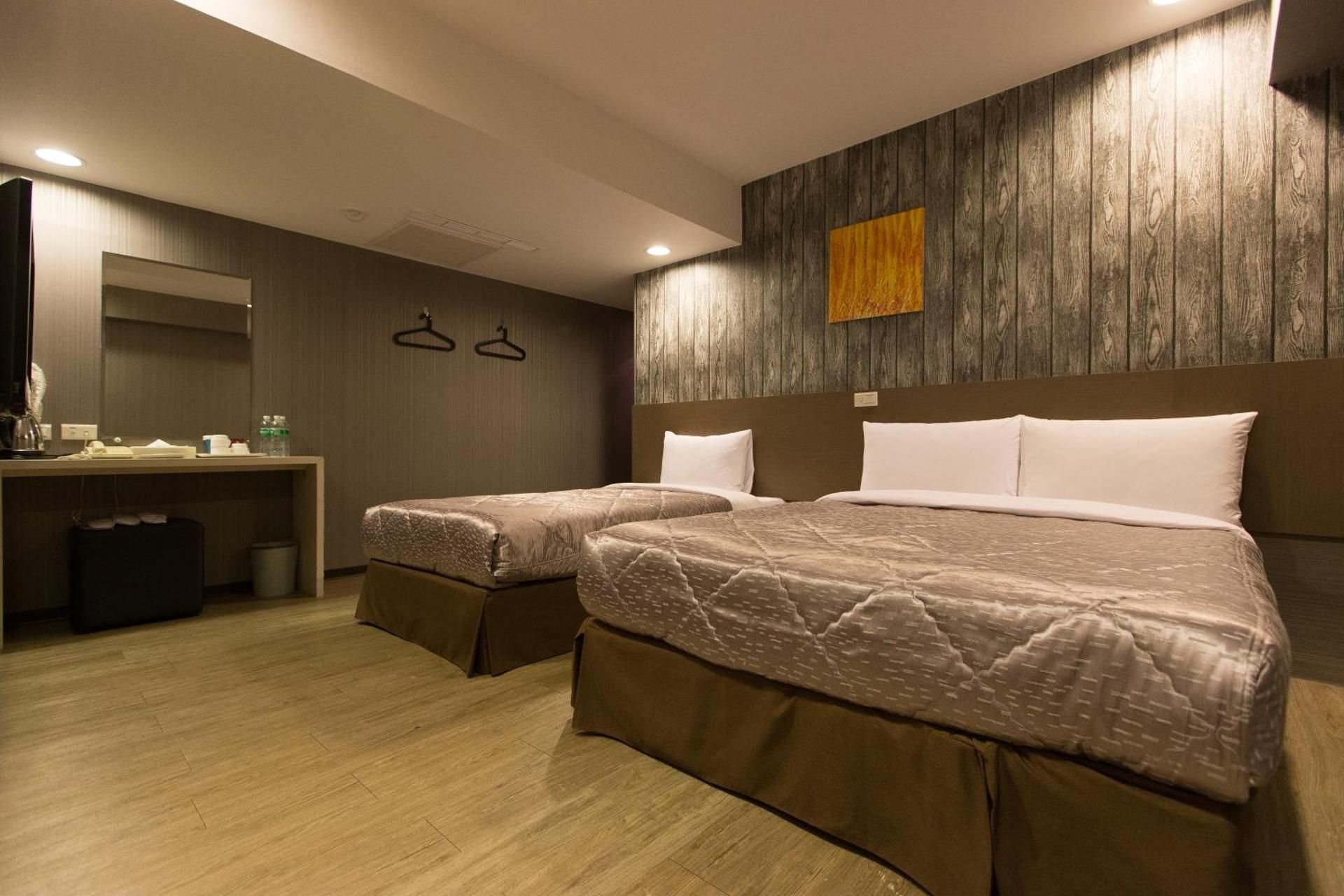 Palmer Hotel Standard Triple Room 2