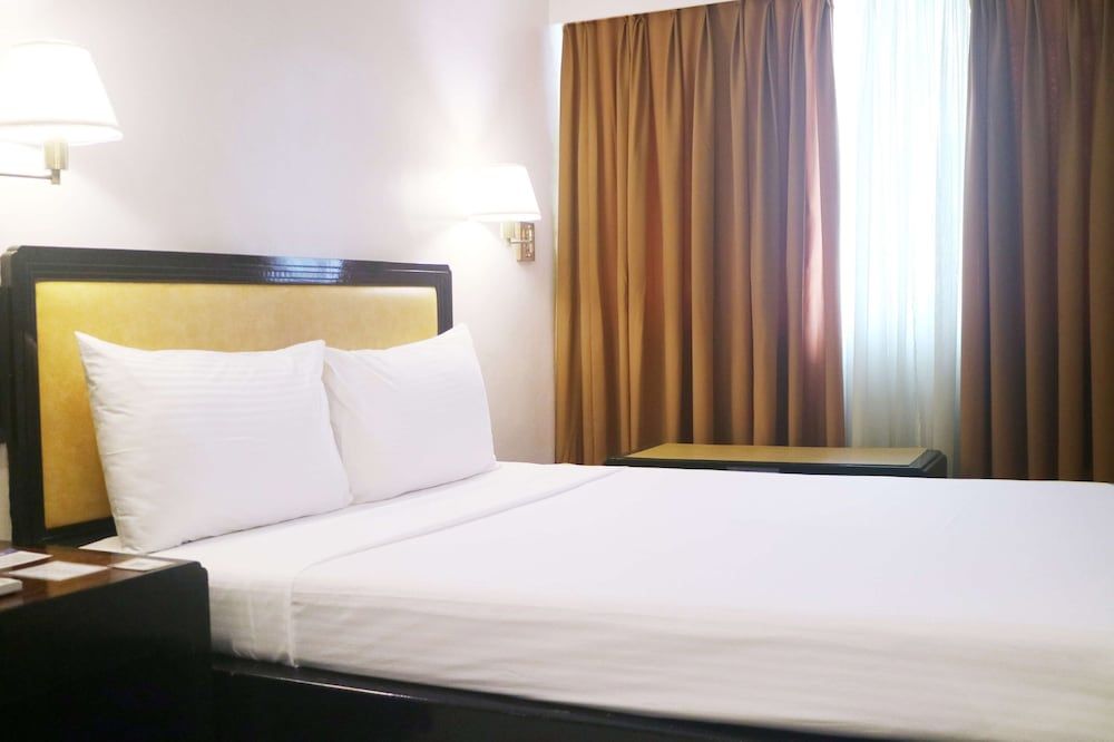 undefined Palm Hotel Manila 4