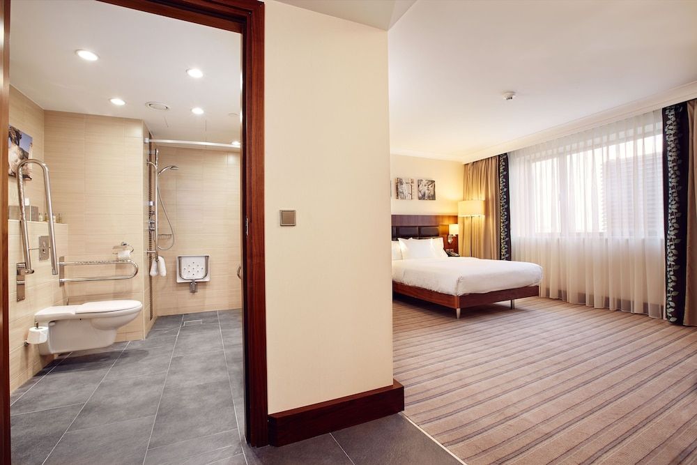 Room, 1 Queen Bed, Accessible