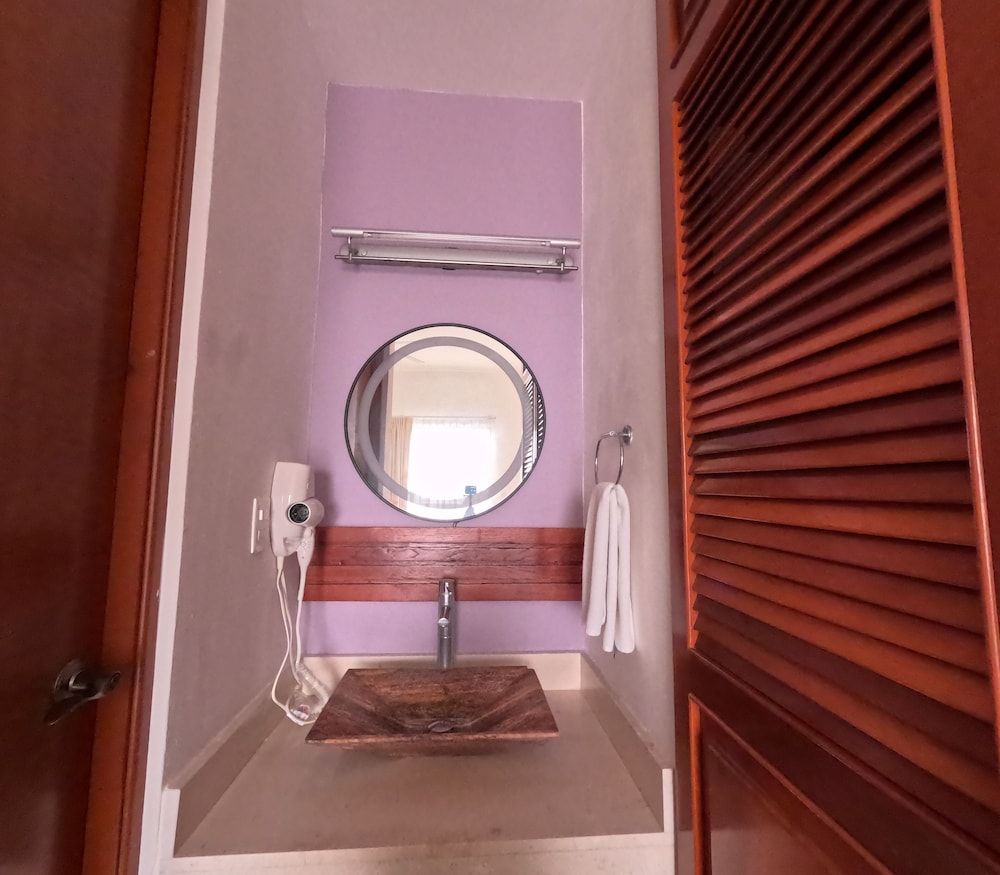 Casa Melissa - Near Yucatek Divers Standard Room, 1 Bedroom, Ocean View, Oceanfront 7