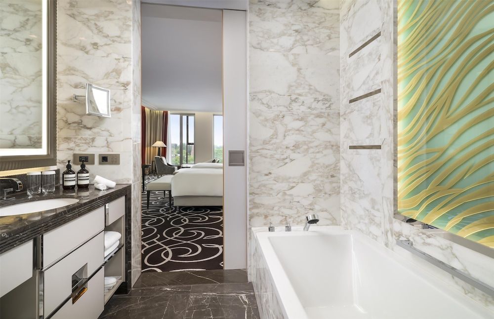 Waldorf Astoria Berlin Deluxe Room, 2 Twin Beds 7