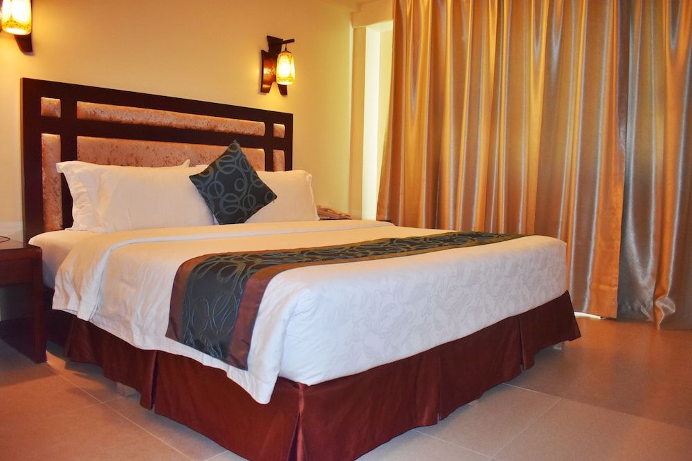 undefined Golden Phoenix Hotel Boracay 5