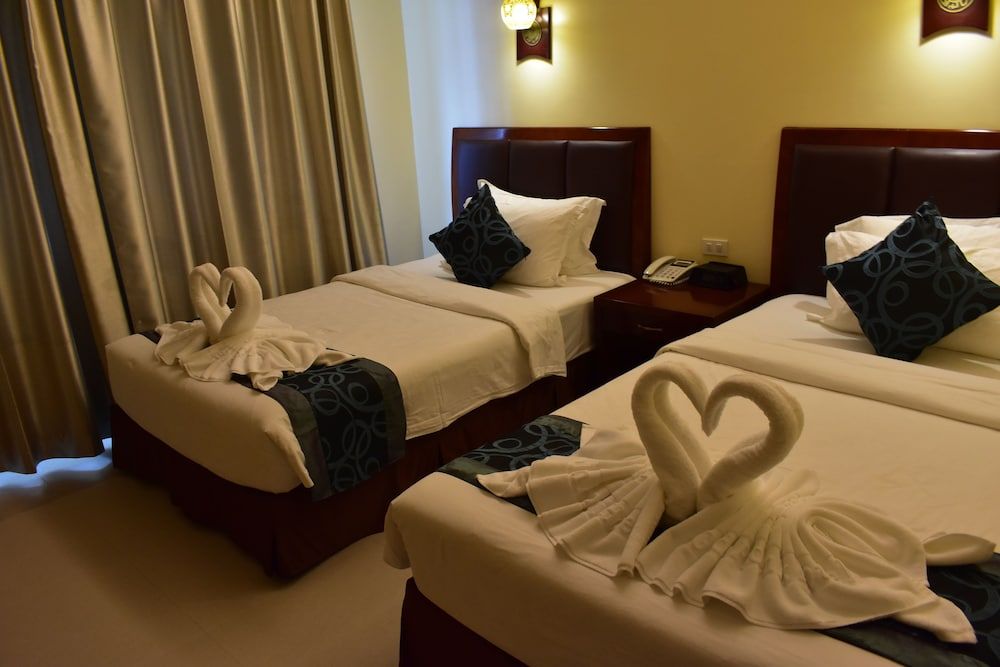 Golden Phoenix Hotel Boracay Deluxe Twin Room 4