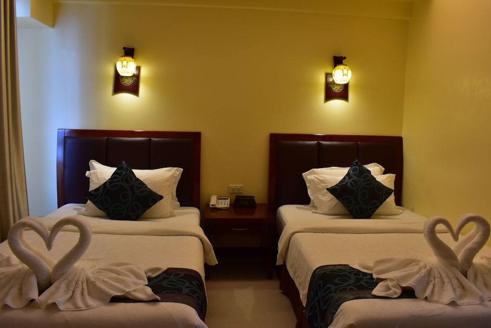 Golden Phoenix Hotel Boracay Deluxe Twin Room 3