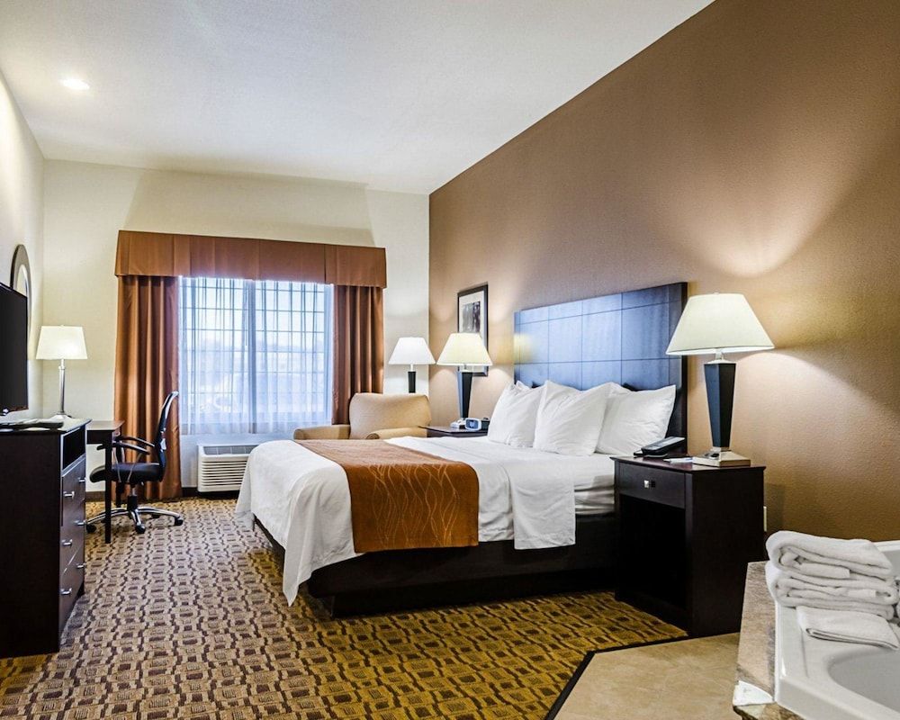 Room, 1 King Bed, Jetted Tub