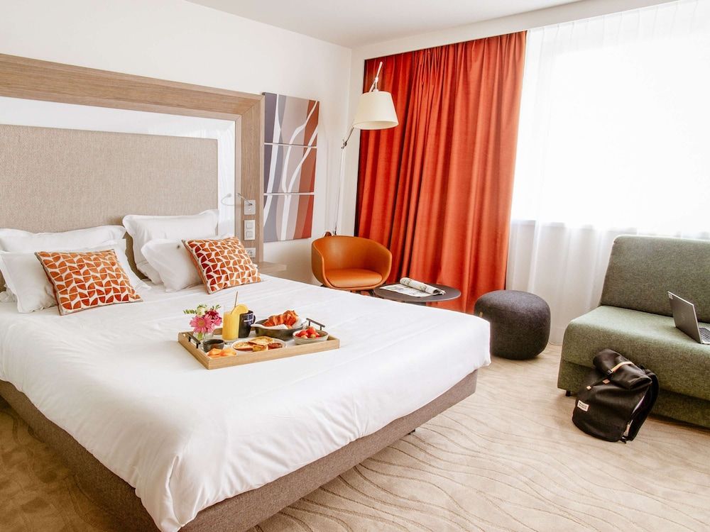 Executive Room, 1 Queen Bed with Sofa bed (with double bed and sofa for 2 person)