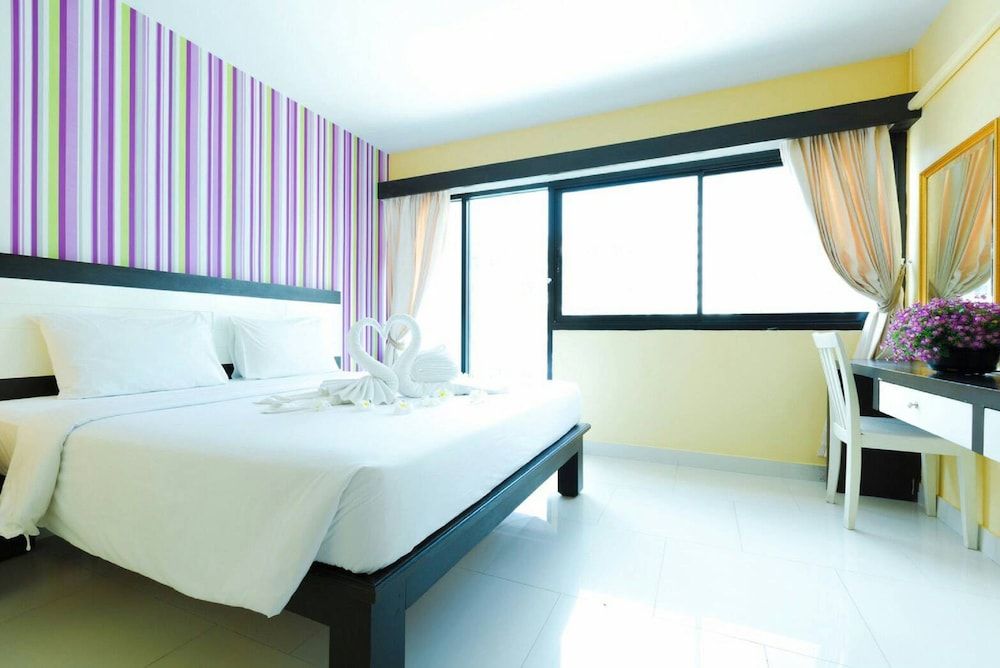 Neo Hotel Pattaya Studio Double Room 2