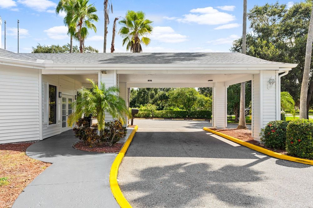 undefined Baymont by Wyndham Orlando Lake Buena Vista South 2