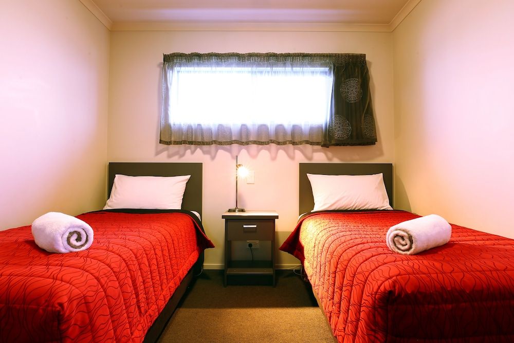 Oamaru Motor Lodge Suite, 2 Bedrooms 2