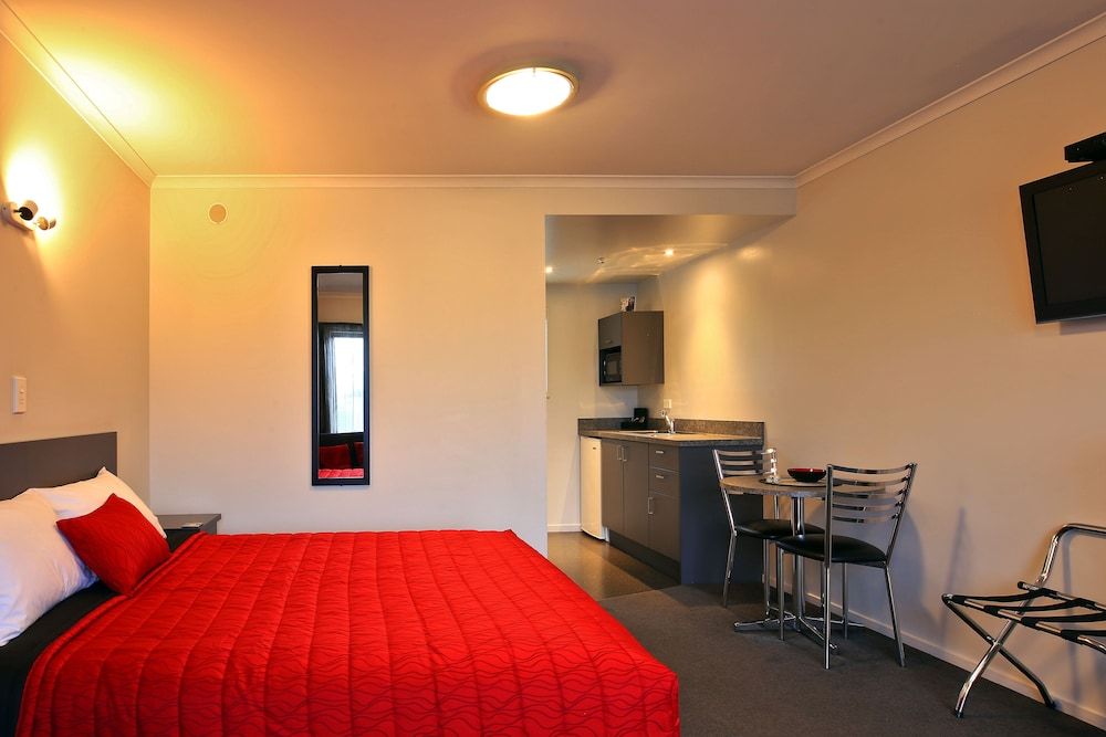Oamaru Motor Lodge Studio Suite, 1 King Bed 3