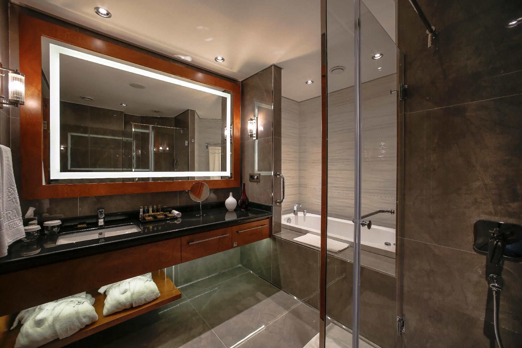 Almira Hotel Thermal Spa & Convention Center Superior Business Room 3