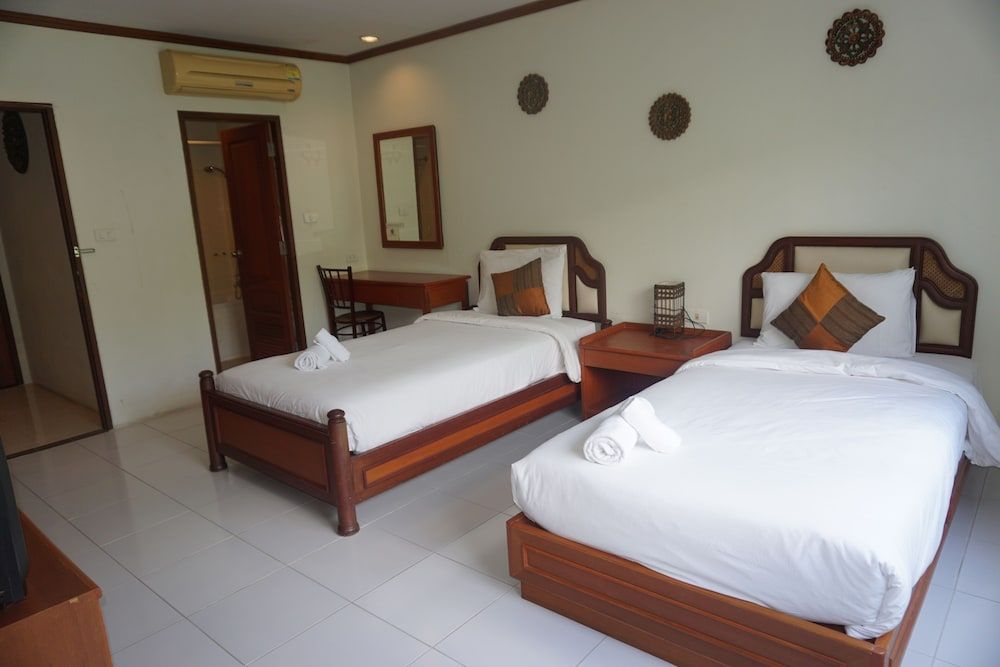 Chaweng Tara Hotel Standard Room, 2 Twin Beds 5