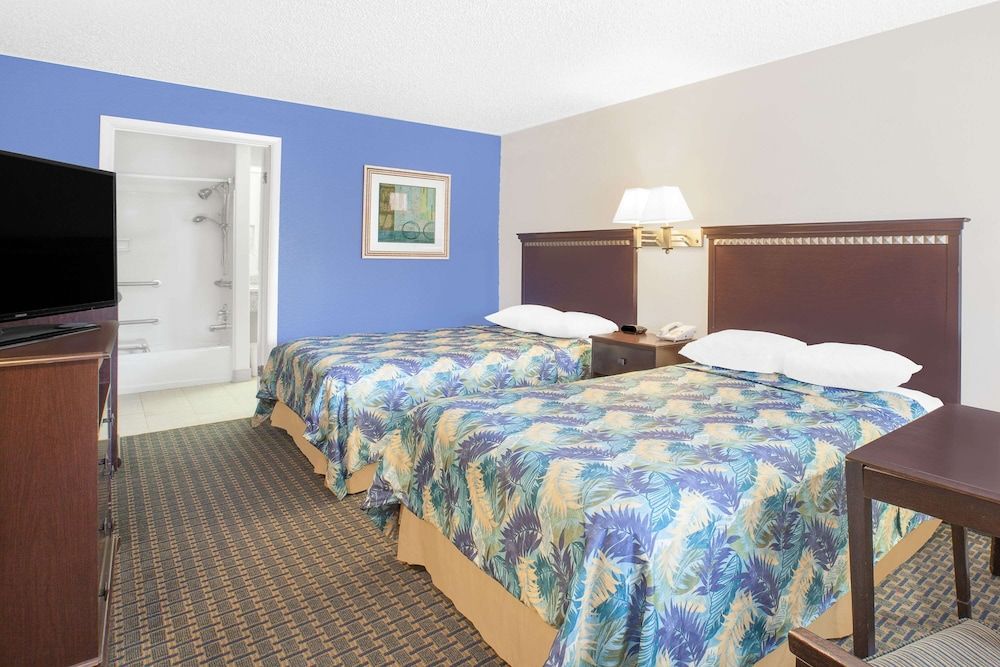 Room, 2 Double Beds, Accessible, Non Smoking (Mobility/Hearing, Tub w/ Grab Bars)