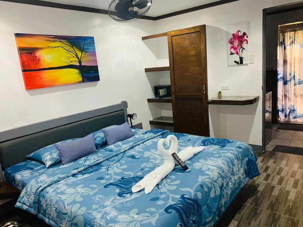 BADLADZ Beach and Dive Resort Luxury Condo, 1 King Bed, Ocean View, Poolside