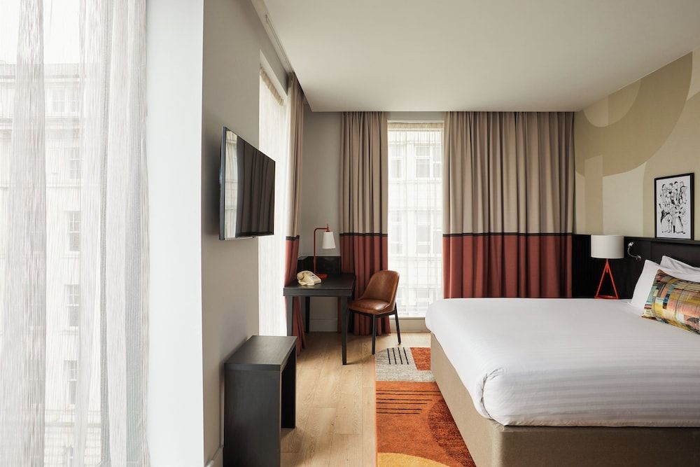 Standard Room, 1 King Bed, City View (Refurbished)