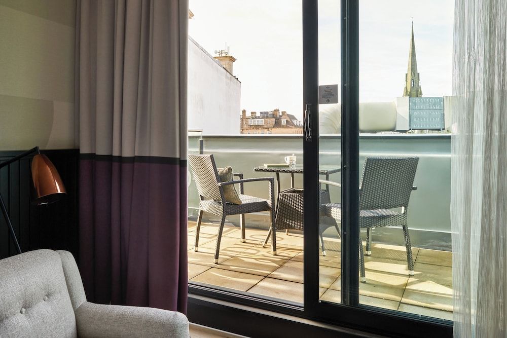 Standard Room, 2 Twin Beds, Balcony (Refurbished)